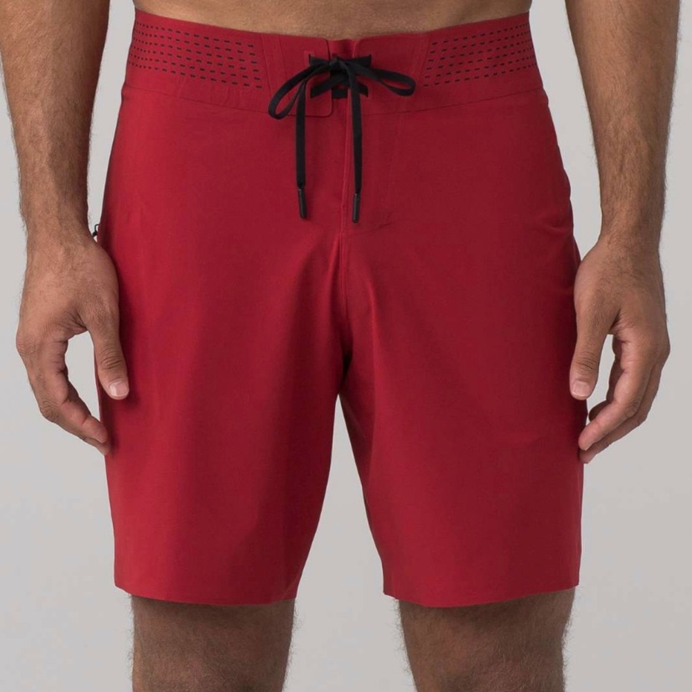 Lululemon Current State Short  *9" Game Day Red size 34